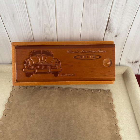 Vintage Fossil/Relic 3D 1949 Buick Red Stainless Steel Watch - Picture 7 of 10